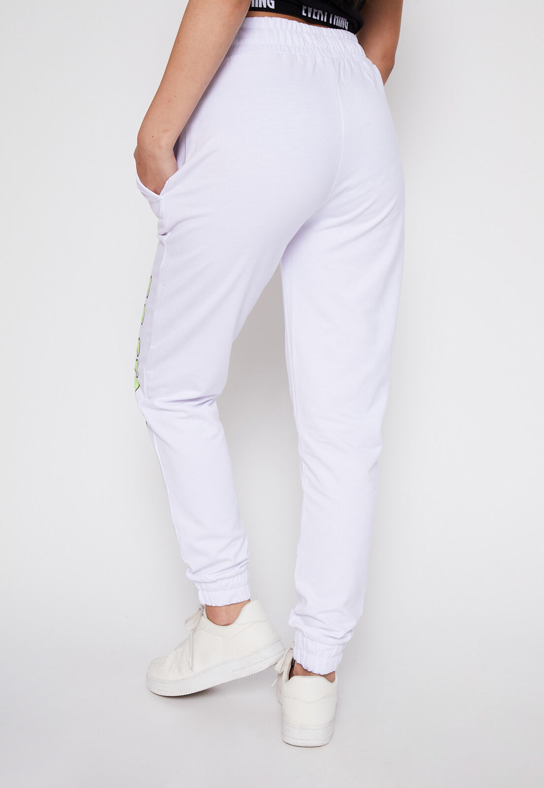 Pantalon buzo blanco cheap