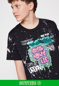 Polera Manga Corta Mancha Graffiti Negro Family Shop