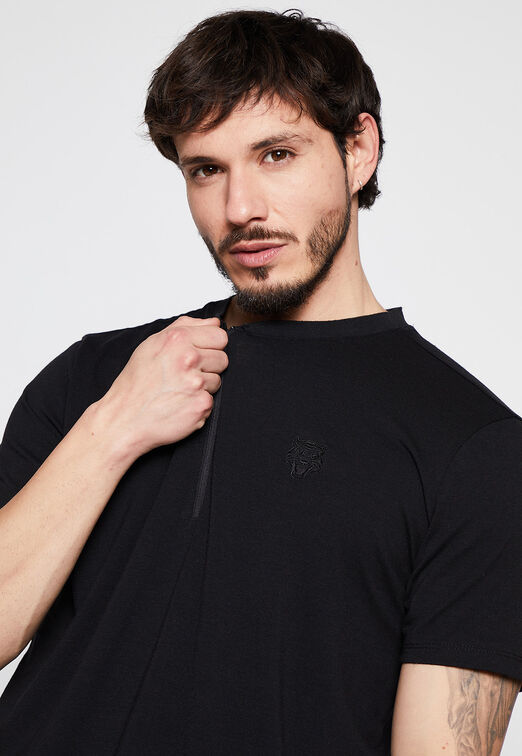 Polera Cuello Redondo Con Cierre Negro Family Shop