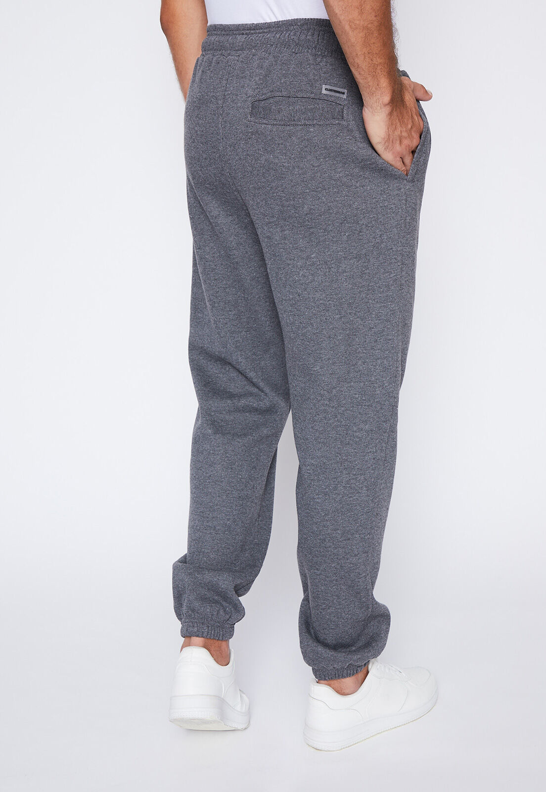 Pantalon buzo hot sale gris hombre