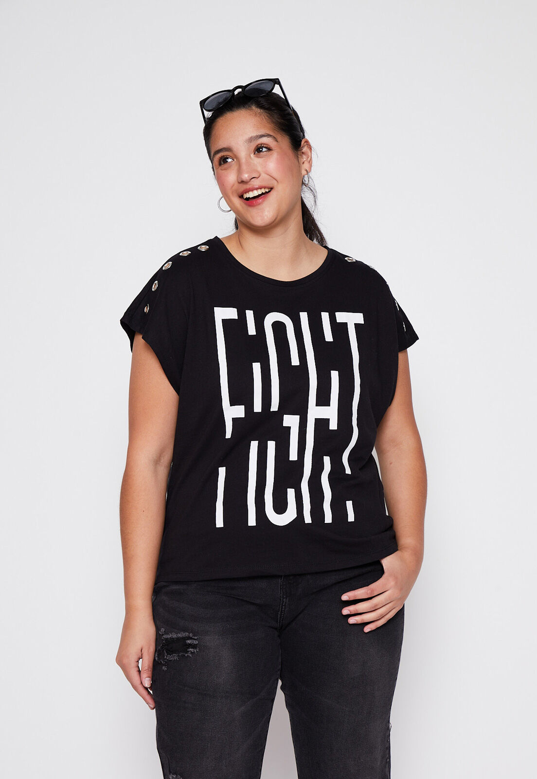 Polera Plus Size Manga Corta Diseno Letras Ojetillo Brazo Negro Family Shop
