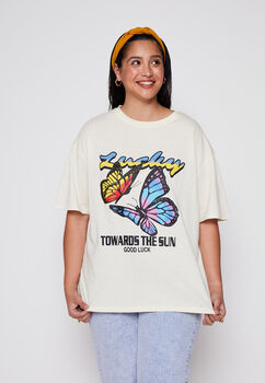 Polera Plus Size Manga Corta Oversize Mariposa Crudo Family Shop