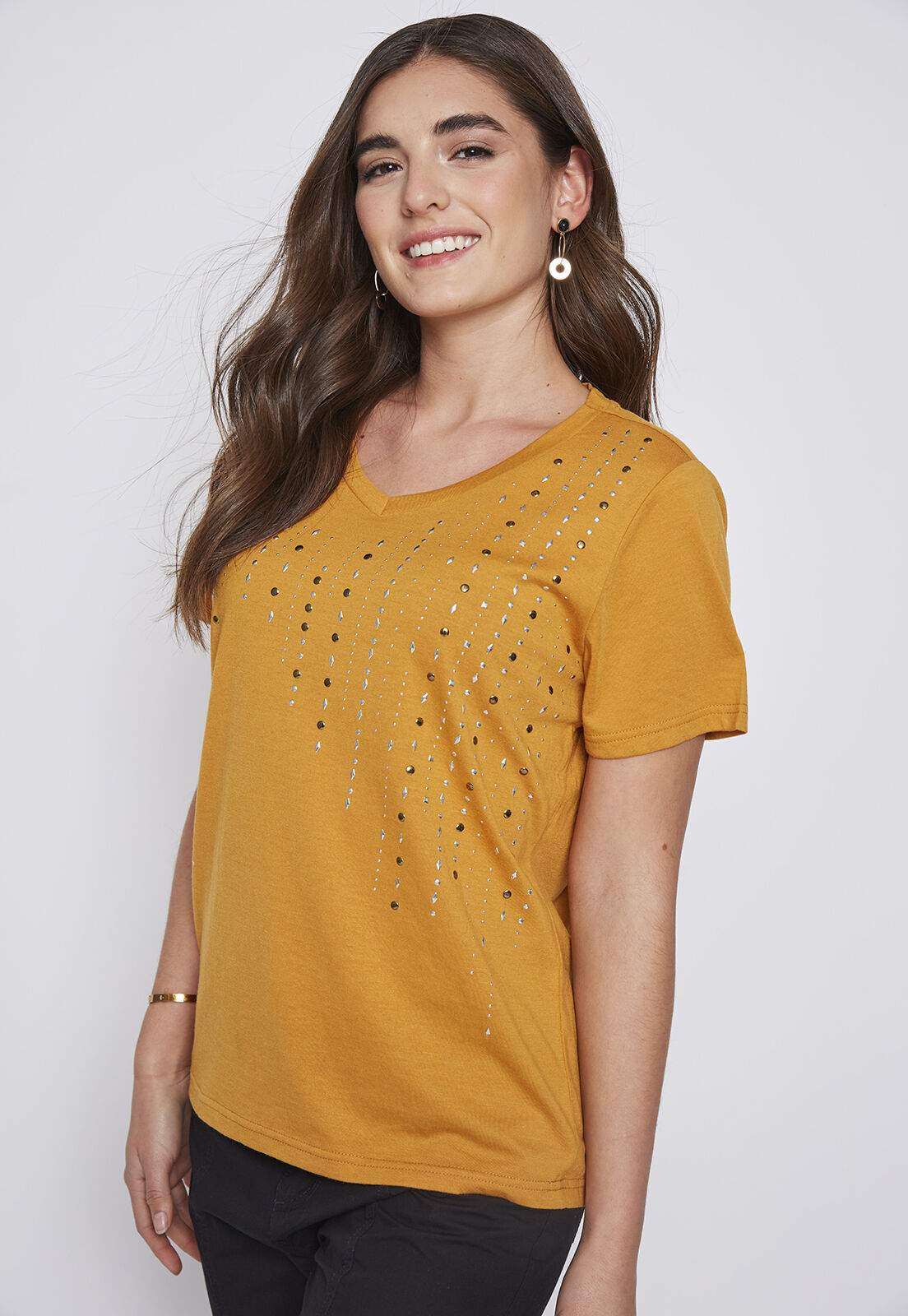 POLERA MUJER CHIC MANGA CORTA CON STRASS MOSTAZA