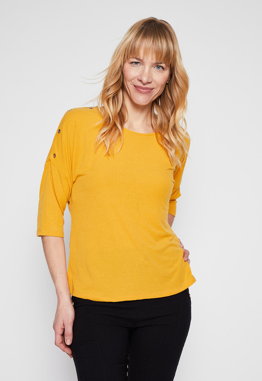 Polera color 2025 mostaza mujer